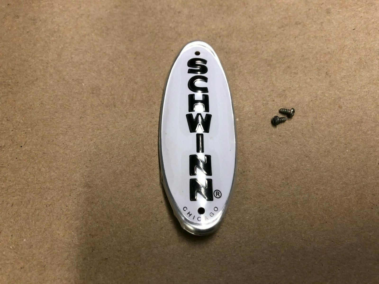 Schwinn Stingray White Bicycle Badge & NOS Screws Krate Cruiser Lightweight &&