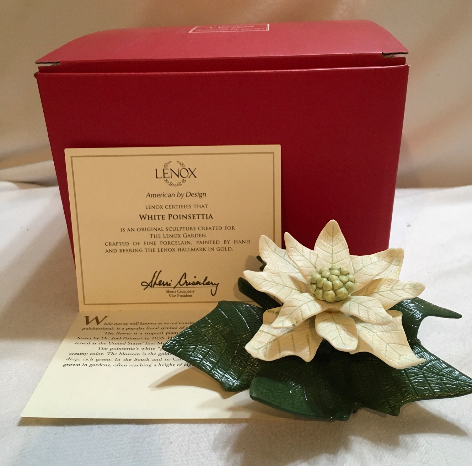 Lenox White Poinsettia Flower Figurine With COA. NEW IN BOX. ES Lenox White Poinsettia Flower Figurine With COA. NEW IN BOX. ES