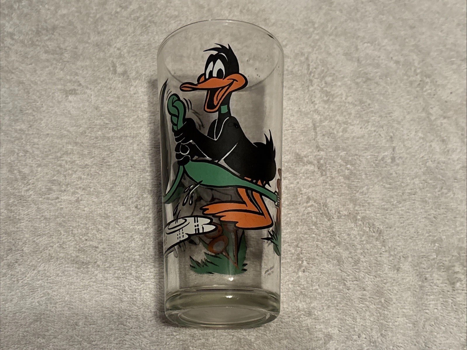 Vintage Pepsi Collector Series 1976 Warner Bros Pepé Le Pew & Daffy Duck Glass