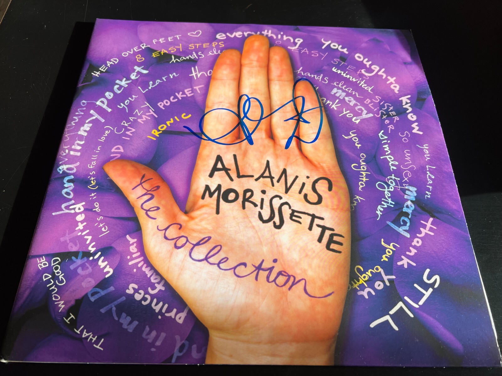 ALANIS MORISSETTE SIGNED AUTOGRAPH VINYL COLLECTION JAGGED LITTLE PILL BECKETT