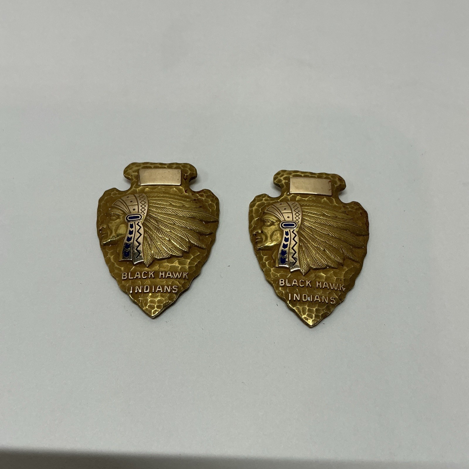 2 Vintage Gold Filled Black Hawk Indians Arrowheads 1.5” x 1” Nice Detail
