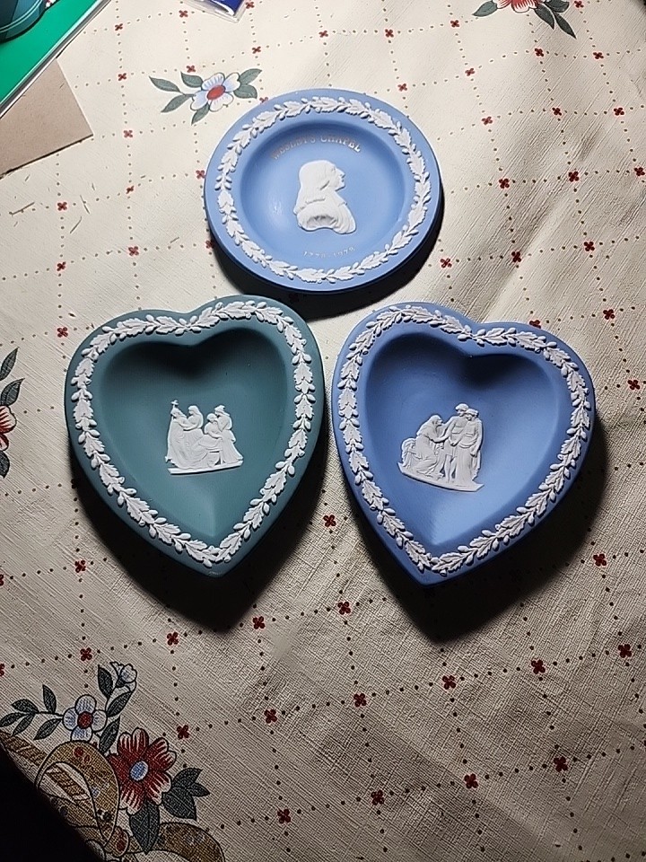 Wedgwood England Jasperware Blue & green HEART SHAPED TRINKET  & round wesley\'s 