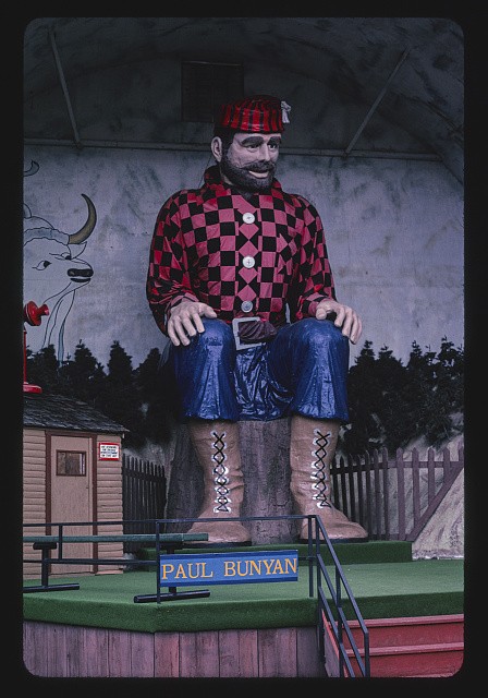 Photo:Brainerd Minnesota Paul Bunyan Statue P.B. Amusement Park 2003