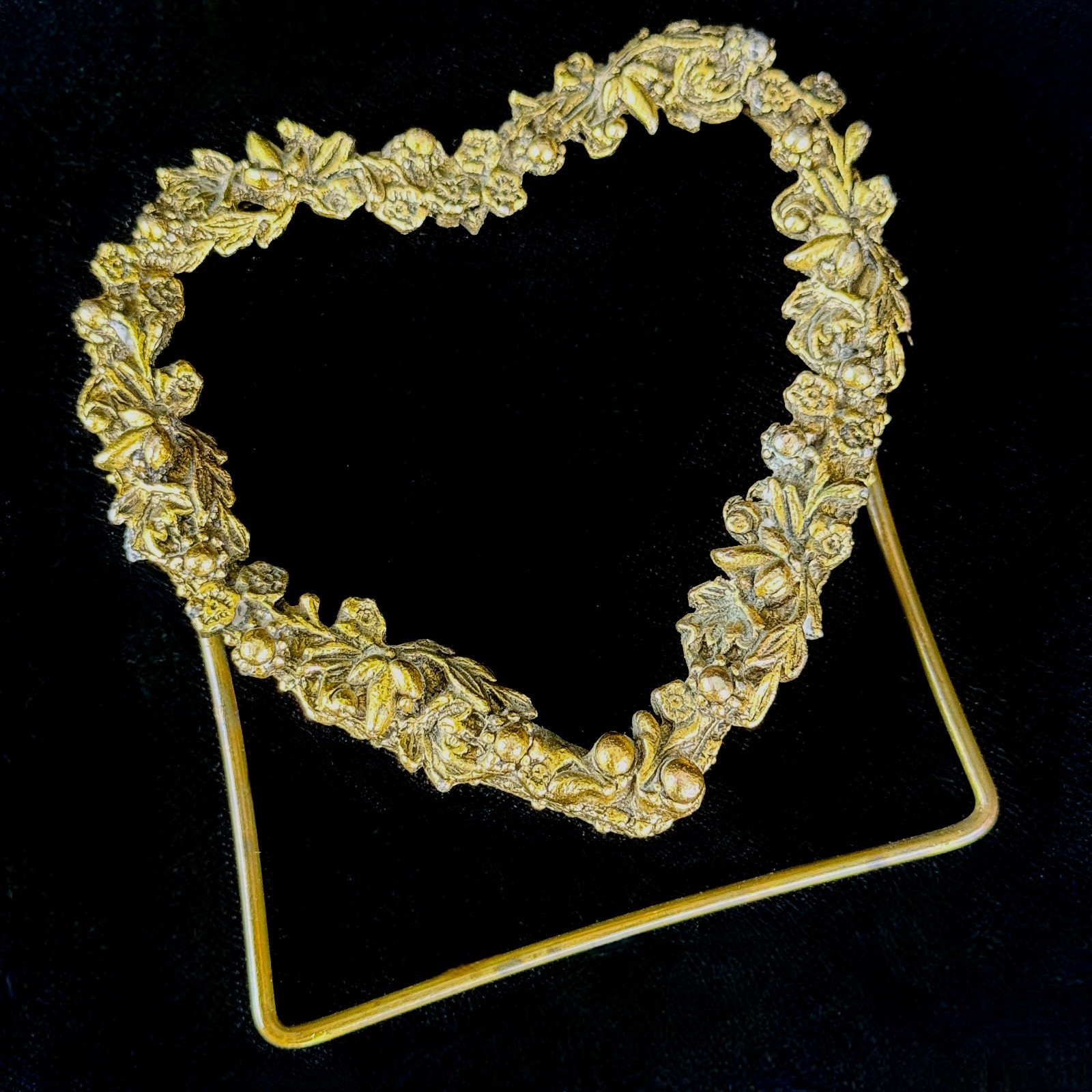 Vintage Mementos Heart Shaped Picture Frame Floral Berries Brass 3 X 3 inches