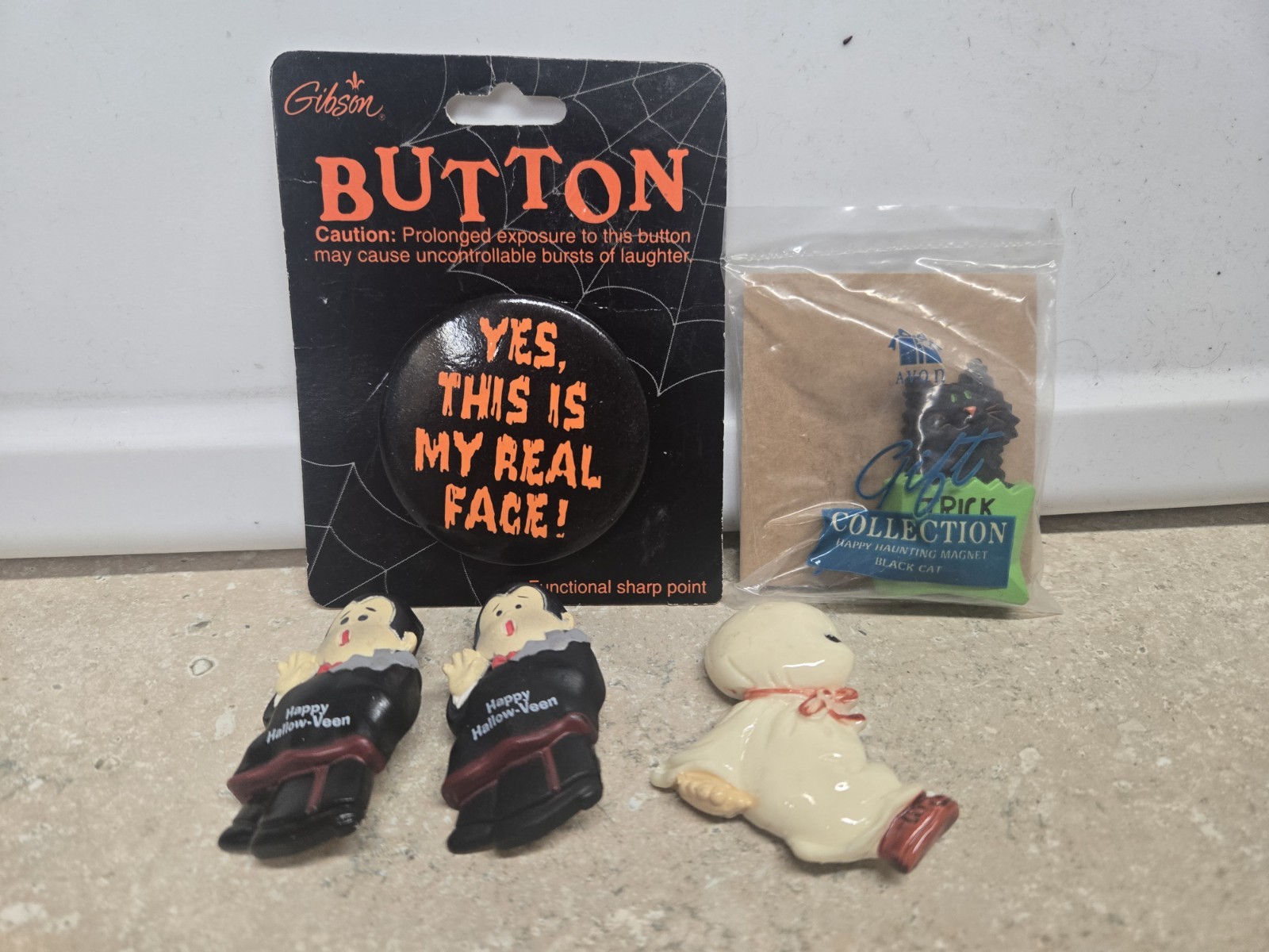 Vintage 1980s vintage Halloween mixed pinback lot - avon enesco gibson