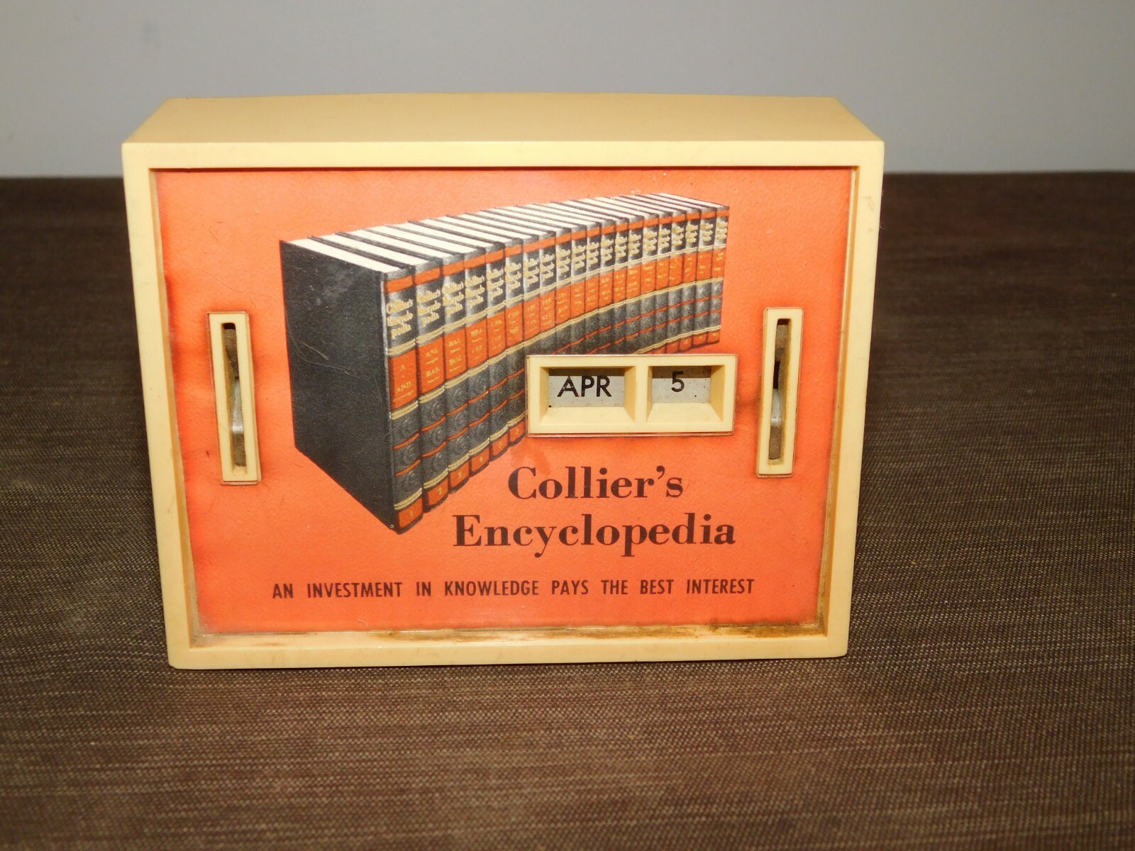 VINTAGE COLLIER'S ENCYCLOPEDIA CALENDAR COIN BANK *NO KEY*
