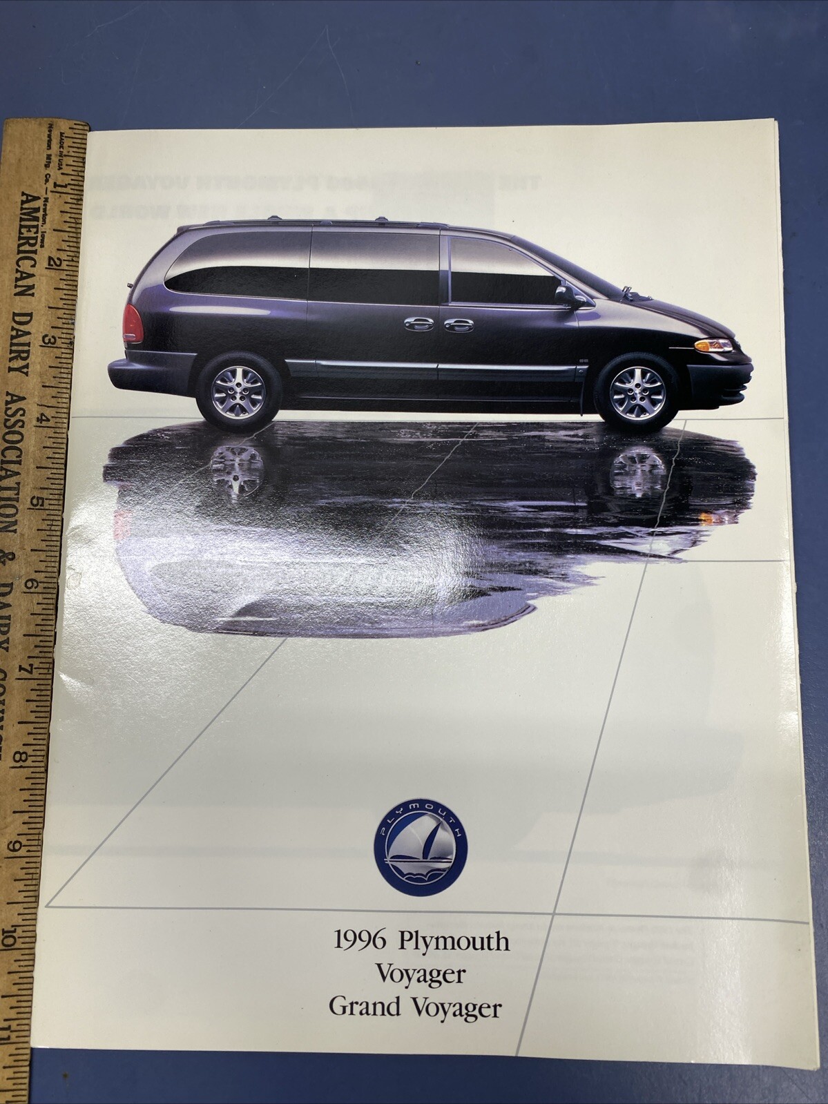 Nos 1996 Plymouth Grand Voyager Dealership Brochure 18 Pages