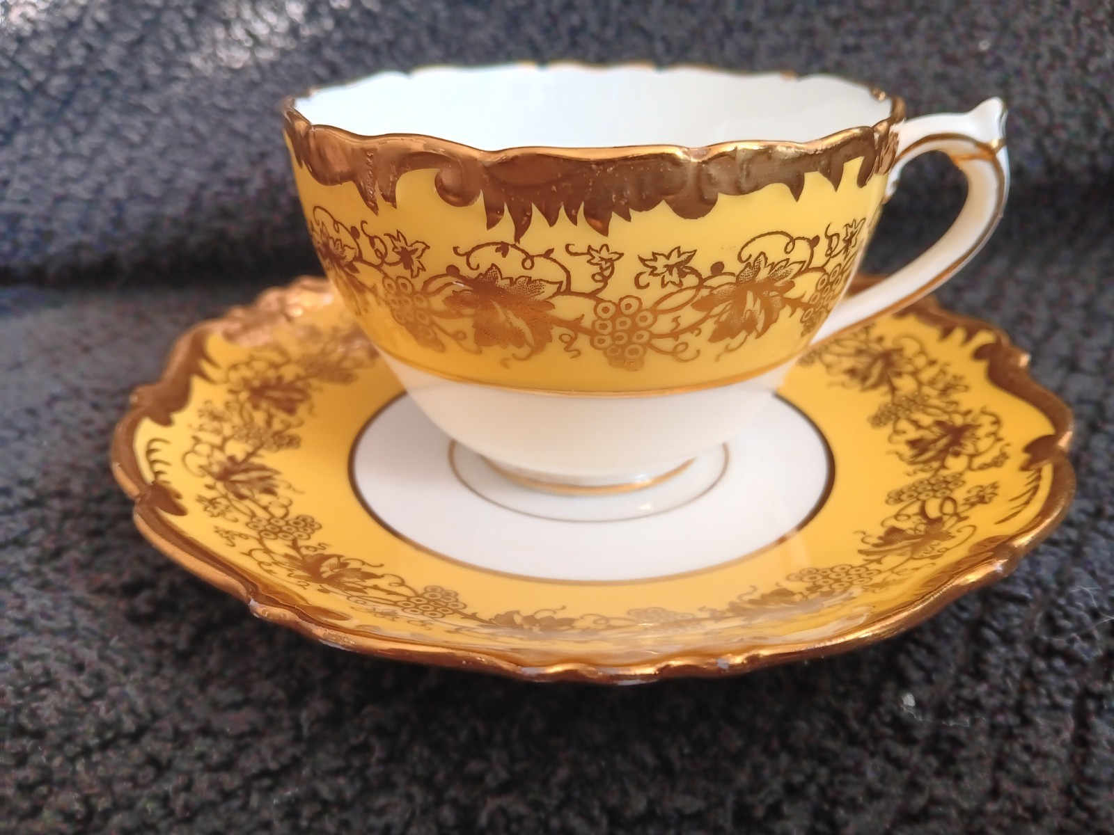 # Pristine Vintage Coalport \