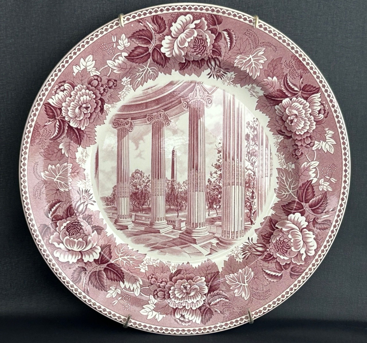 VTG 1932 Wedgwood Washington Bicentennieal Plate WASHINGTON MONUMENT Wine Red 