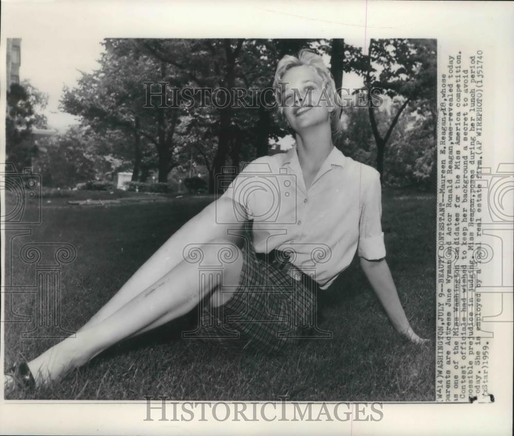 1959 Press Photo Beauty Contestant Maureen E. Reagan, Washington - mjb61231 1959 Press Photo Beauty Contestant Maureen E. Reagan, Washington - mjb61231