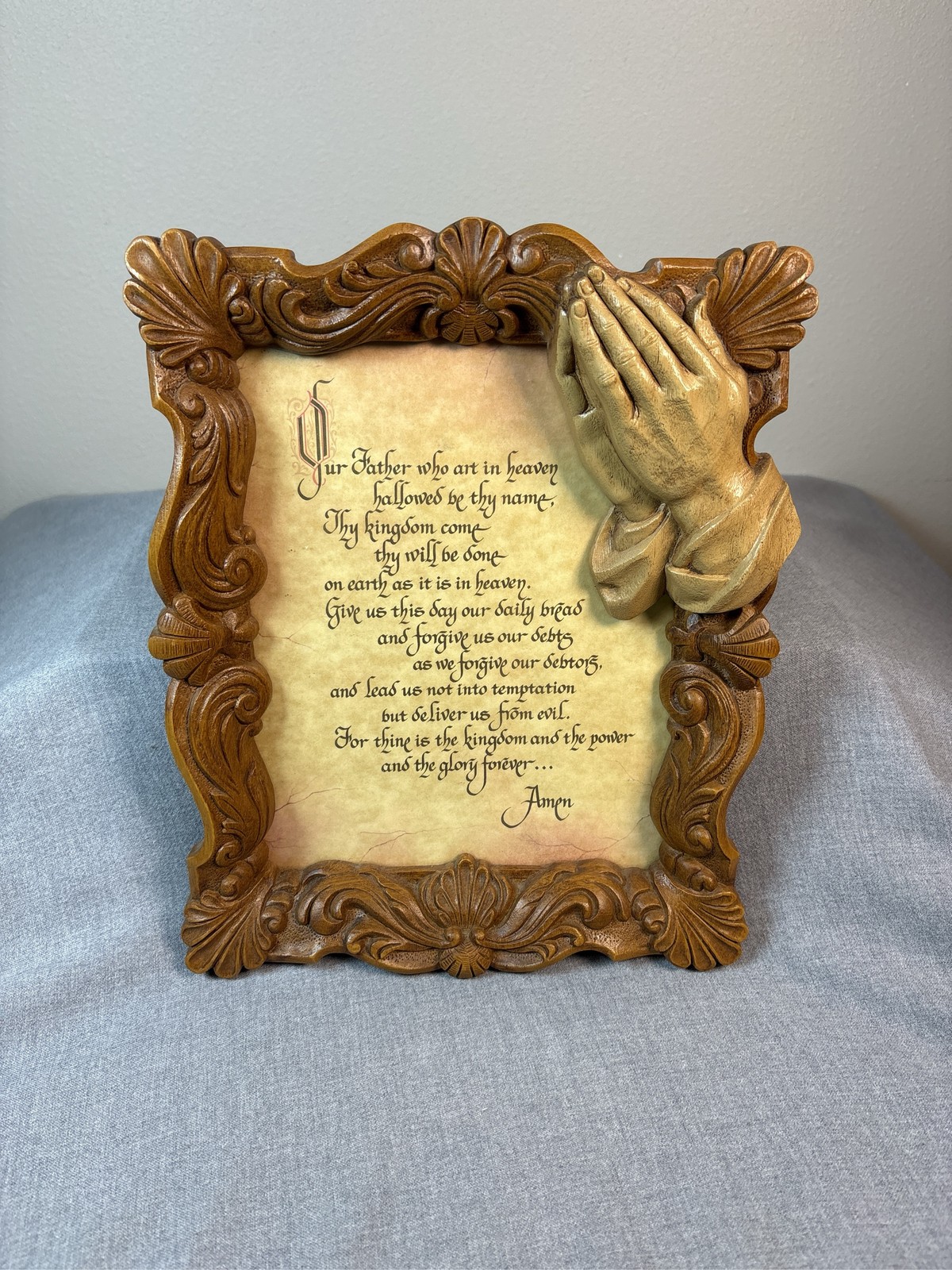 Vintage The Lord\'s Prayer Wall Plaque 3D Praying Hands Ornate Faux Wood Frame Vintage The Lord\'s Prayer Wall Plaque 3D Praying Hands Ornate Faux Wood Frame