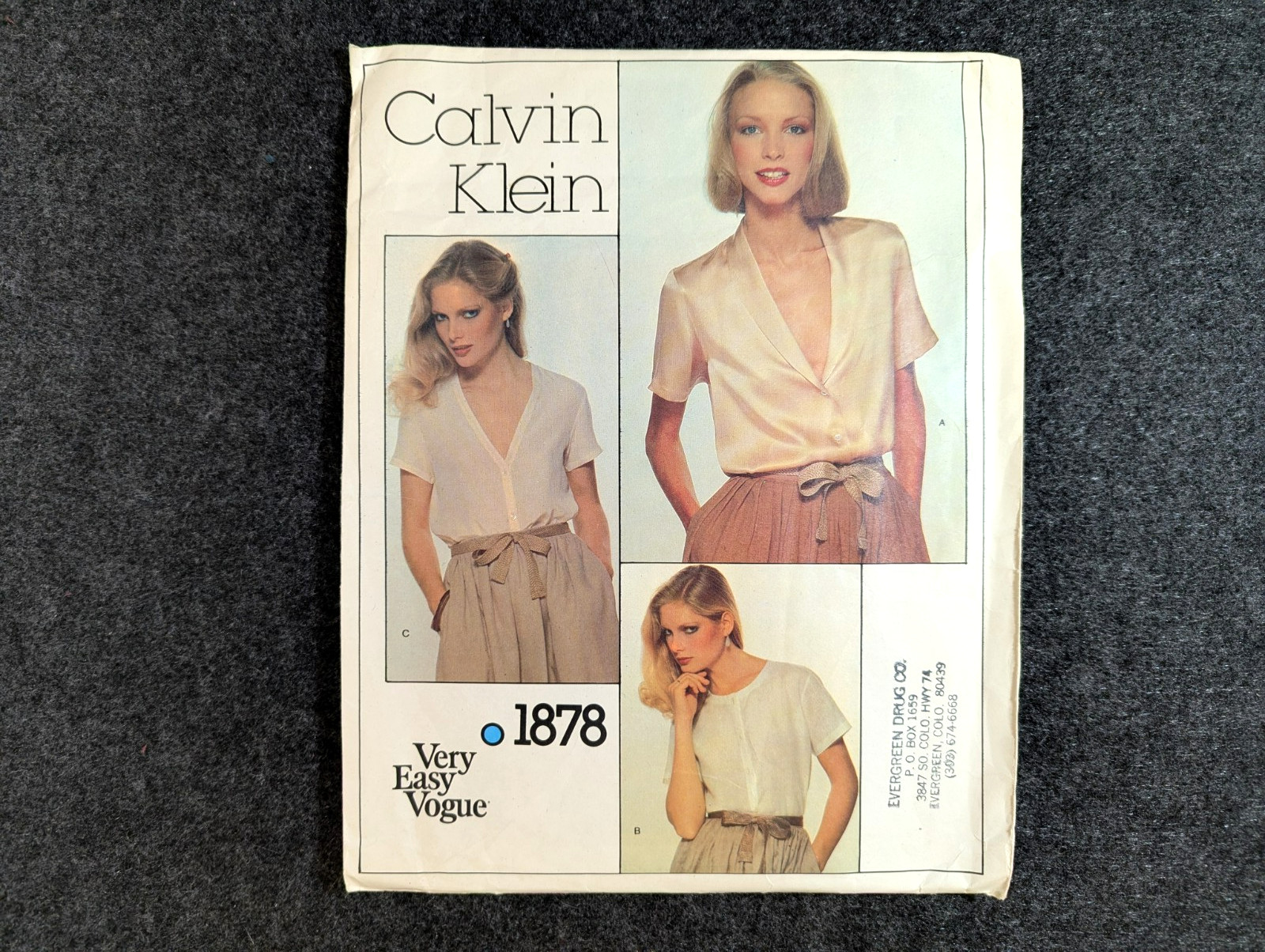VTG 1978 Vogue Calvin Klein Women\'s Round and V-Neck Blouse Pattern 1878: Sz 12