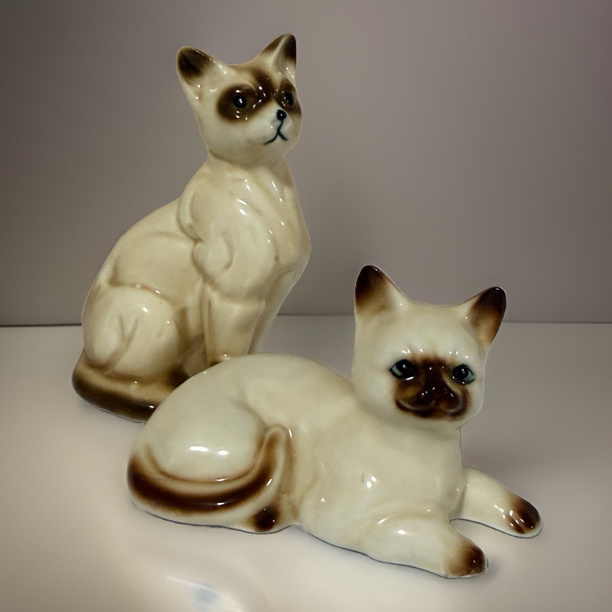 Vintage Siamese Cat Figurines Pair Bone China Taiwan Miniature Blue Eyed Kitty