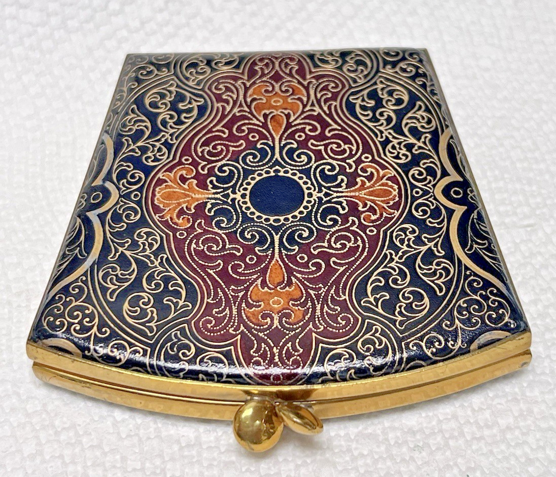Vintage Beautiful Leather Powder Compact Gold Tooled Design 3.5 x 3 1/4\
