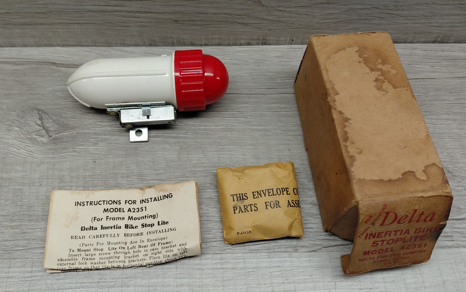 New Vintage Delta Inertia Bike Stoplite Bicycle Stop Light Original Box RARE