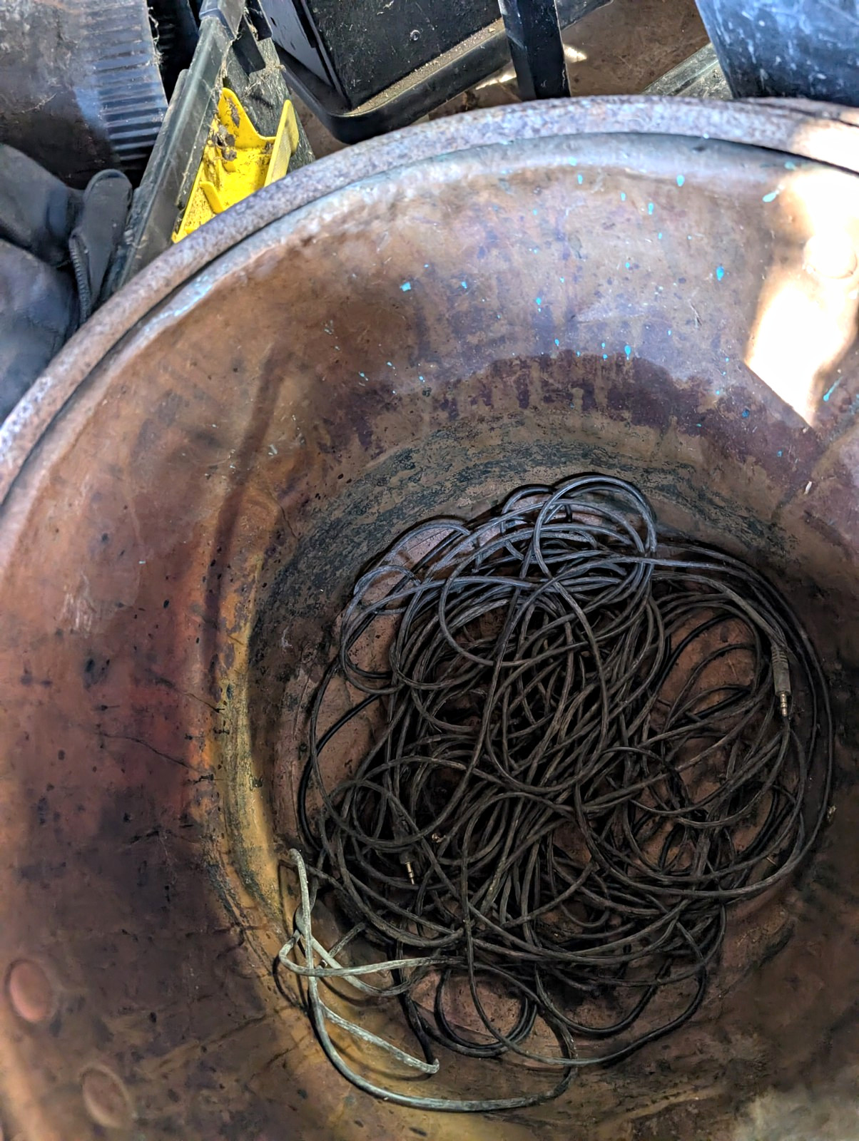 5 Gallon Antique Copper Cauldron With Hanging Handle