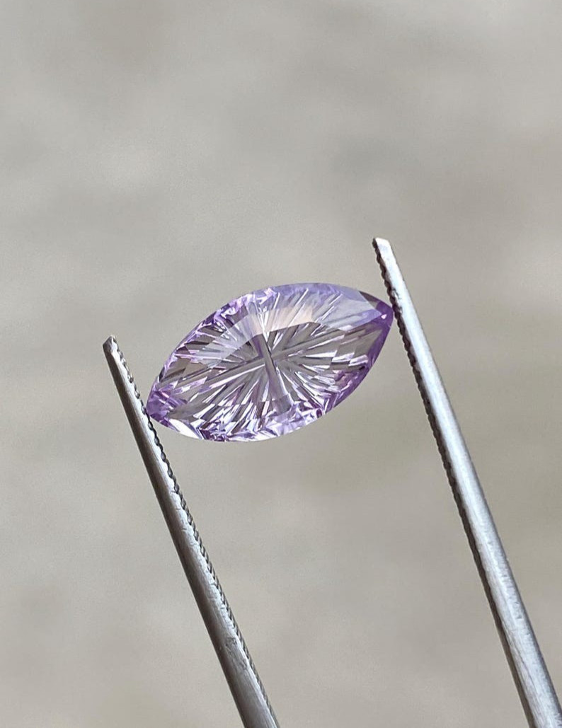 lab grown Hand Carved Fantasy Cut Loose Gemstone Alexandrite (13x7) MM 3.50 Ct