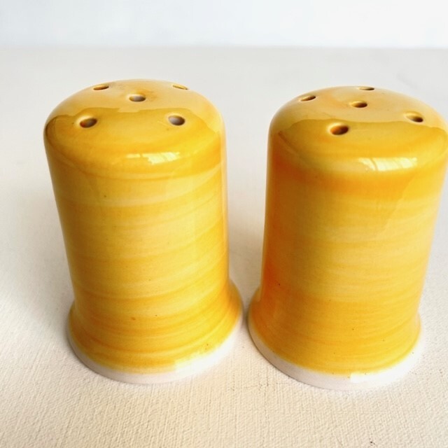 Vtg Yellow Salt Pepper Round Shakers Ceramic Glaze Kitchenware Retro Style MCM Vtg Yellow Salt Pepper Round Shakers Ceramic Glaze Kitchenware Retro Style MCM