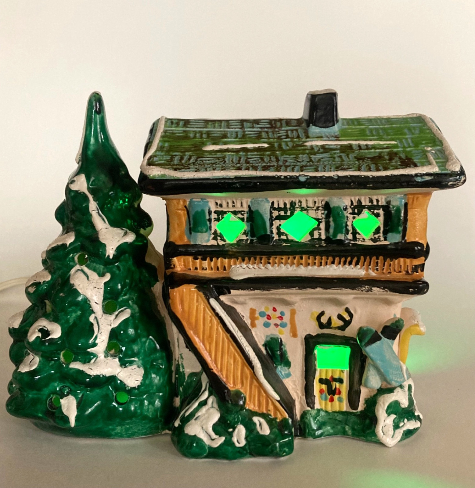 Vintage 1970's Christmas - Seymour Mann Ceramic Mountain Ski Lodge Chalet Vintage 1970's Christmas - Seymour Mann Ceramic Mountain Ski Lodge Chalet