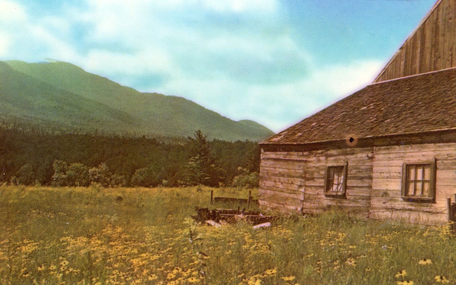 Scene, Franconia Valley, New Hampshire --POSTCARD