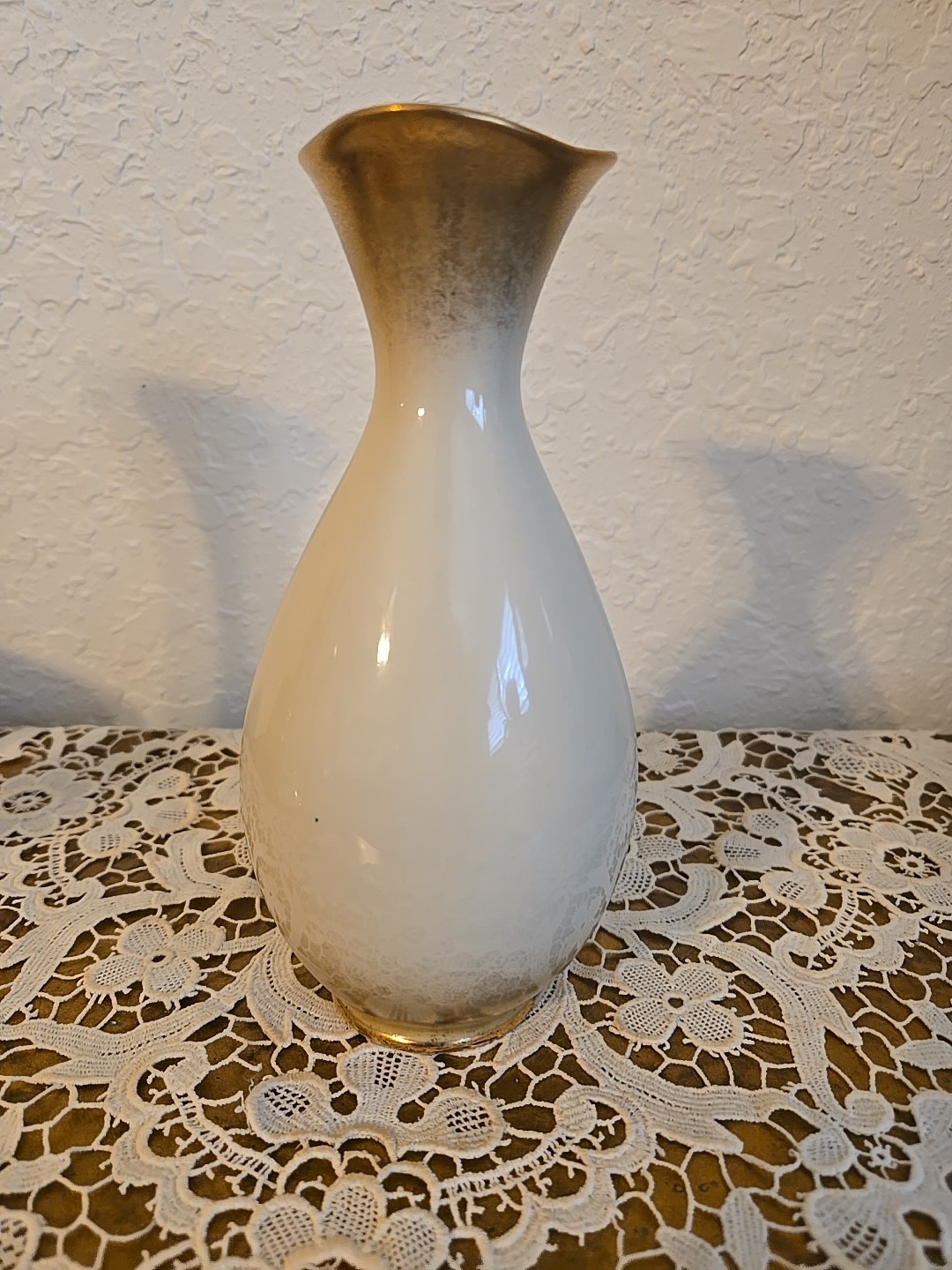 Schirnding Bavaria Qualitats Porzellan  Gold Rim And Gold Base Vase
