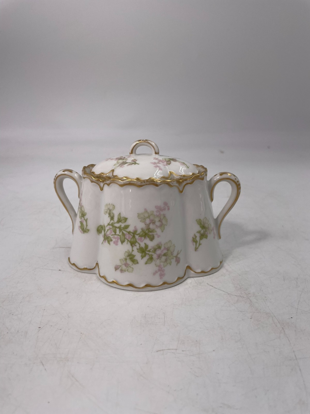 Antique Haviland & Co Limoges France Floral Covered Sugar Bowl Gold Gilt Antique Haviland & Co Limoges France Floral Covered Sugar Bowl Gold Gilt