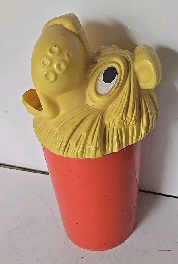 Vintage Fesco Circus Lion Kid\'s Plastic Trash Can Bin Red No Cracks 