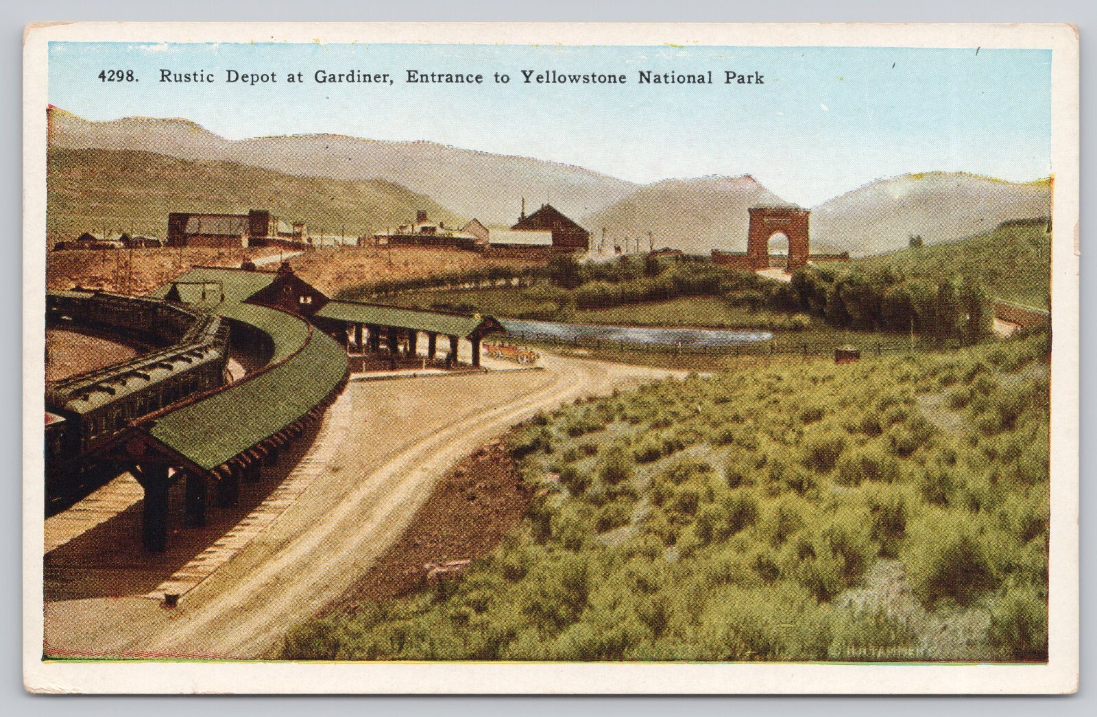 Atq/Vtg Postcard Rustic Depot at Gardiner- Entrance to Yellowstone L217