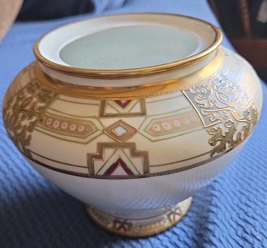 Hand Painted Nippon Gold Encrusted 6 In Jar Or Vase No Lid Hand Painted Nippon Gold Encrusted 6 In Jar Or Vase No Lid