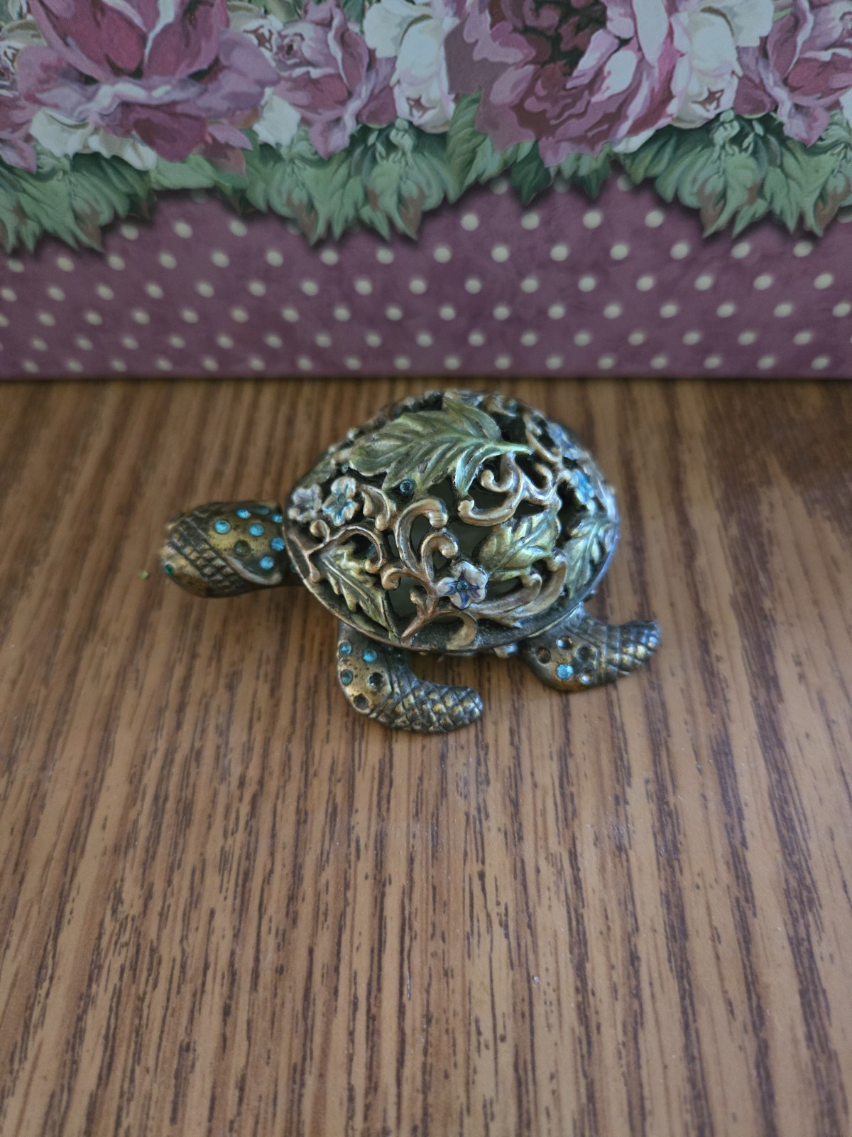 Filigreed metal with leaves turtle bejeweled trinket hinged box