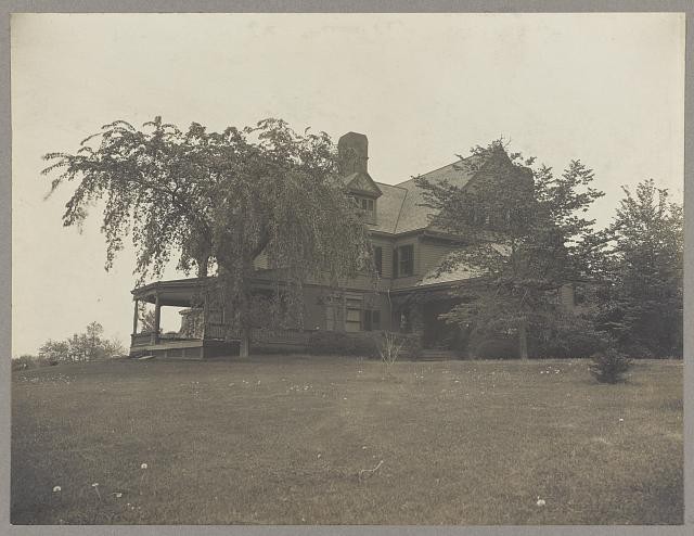 [Exterior view of Sagamore Hill house, Theodore Roosevelt\'s summer home]