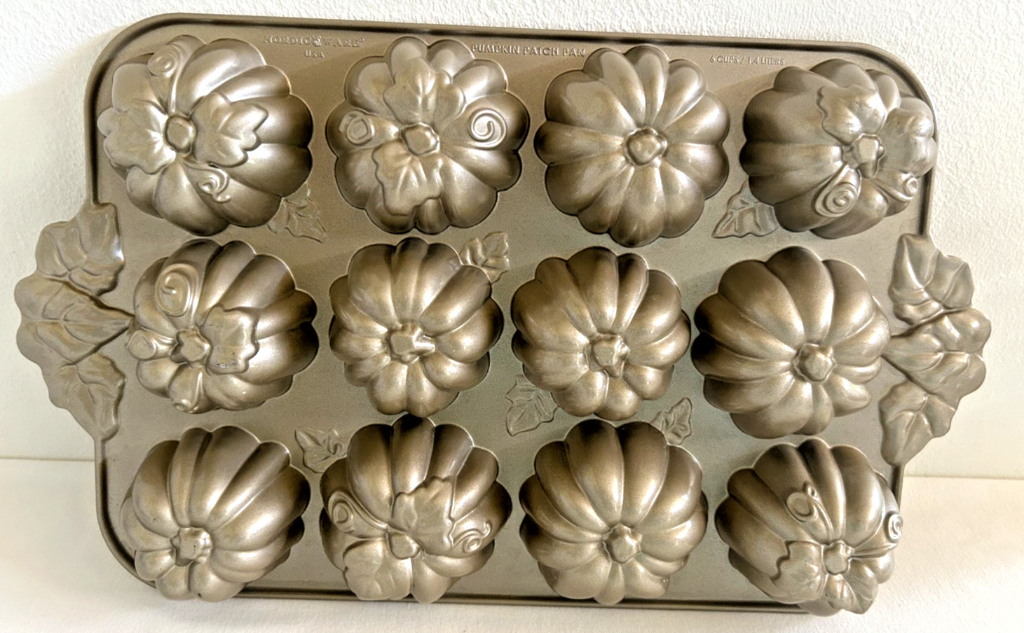 Halloween Cupcake Pan Nordic Ware Pumpkin Patch 12 Mini Bundt Muffin Fall USA