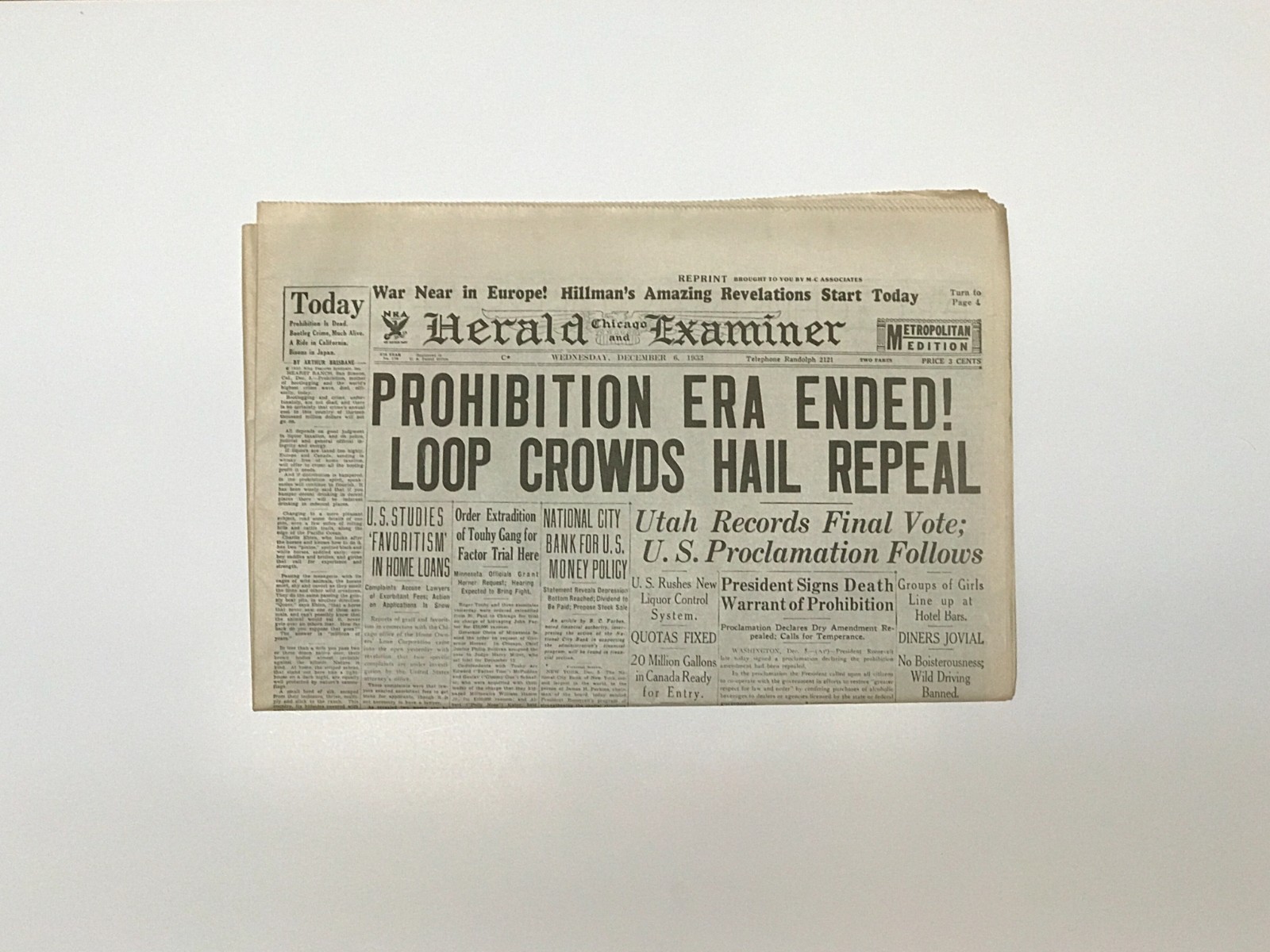NEWSPAPER REPRINT - 1933 - Prohibition Era Ended Loop Crowds Hail Repeal