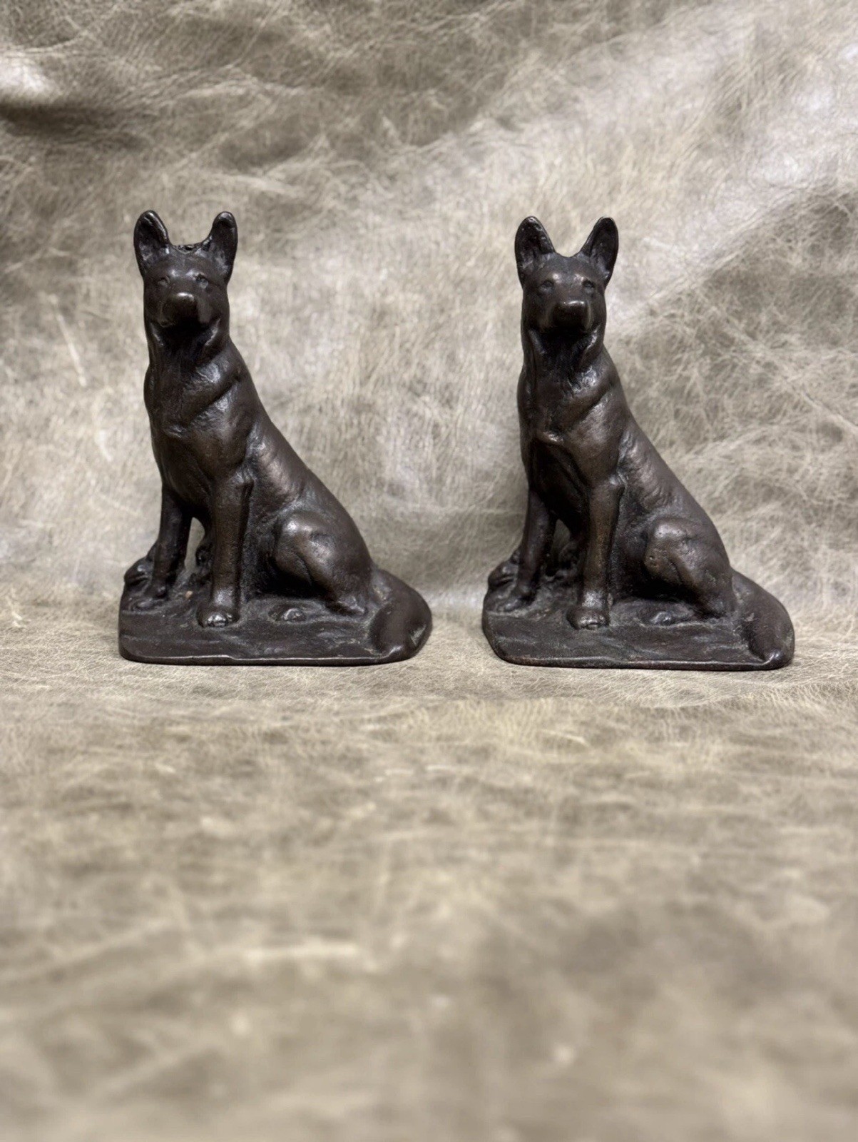 ANTIQUE CAST IRON GERMAN SHEPHERD \