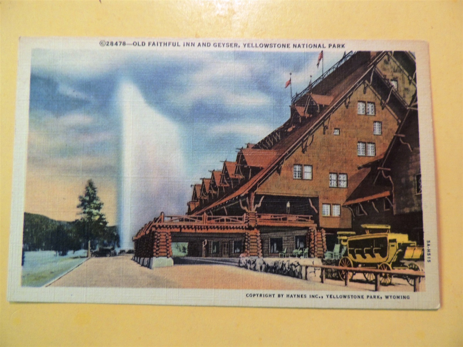 Old Faithful Inn Hotel & Geyser Yellowstone Nat'l Park Wyoming linen postcard 