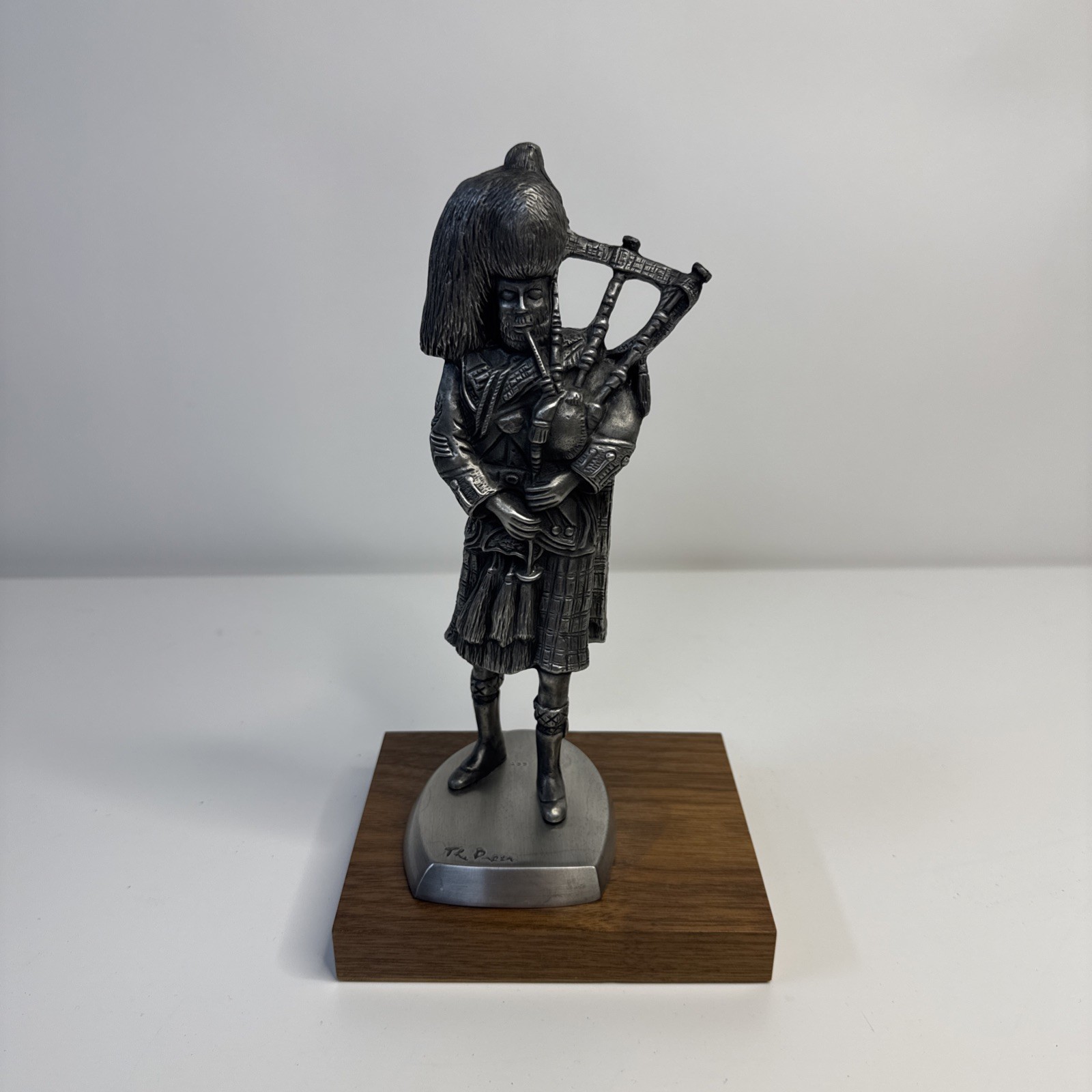 The Piper Bagpipe Player 9” Pewter Artist Signed Limited Edition #133 The Piper Bagpipe Player 9” Pewter Artist Signed Limited Edition #133