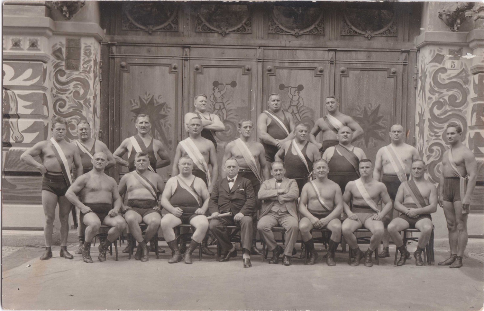 Vintage RPPC - Group chunky Polish athletes - Breslau - 1928 - Gay interest