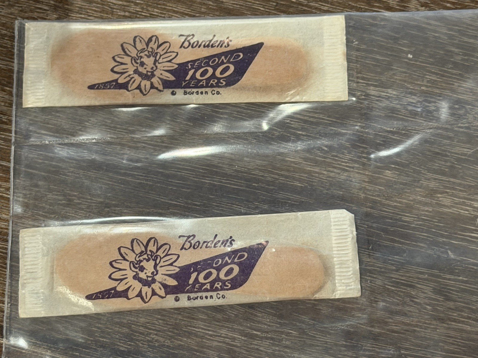 BORDENS ICE CREAM SECOND 100 YEARS 1957 LOT NEW OLD DEADSTOCK WOOD SPOONS UNUSED