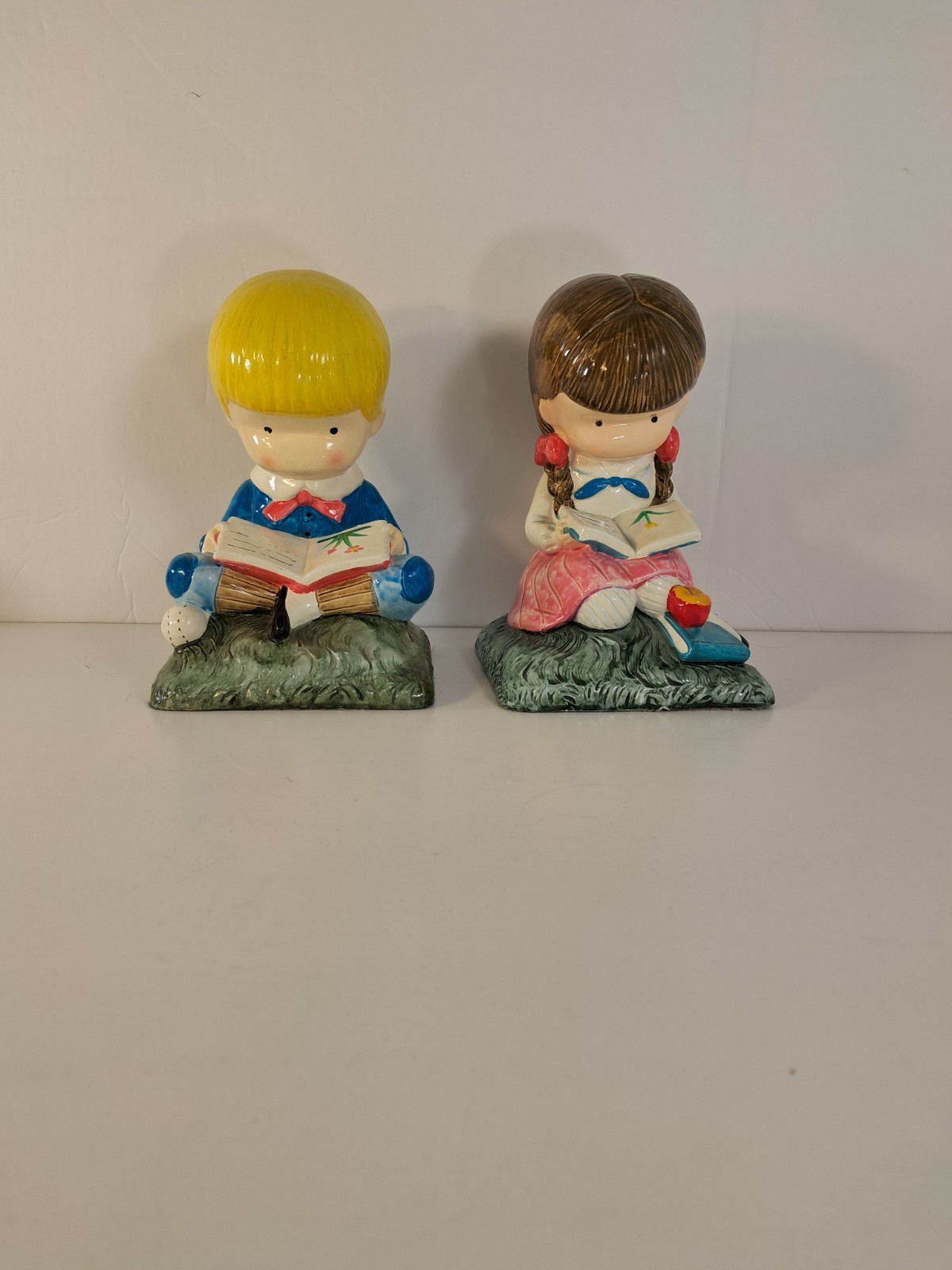 Joan Walsh Anglund 2 Bookends Figurines Boy & Girl reading Adorable VTG 70's