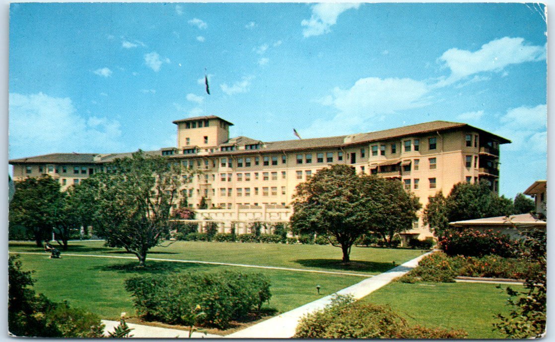 Postcard - The Los Angeles Ambassador - Wilshire Boulevard, California