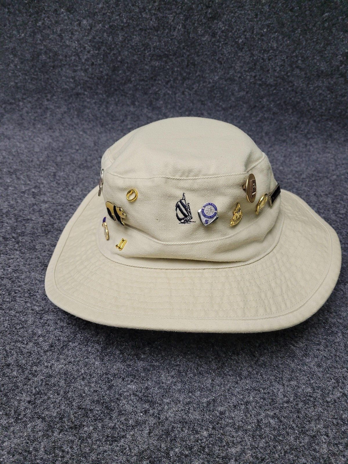 Nautica Safari Bucket Hat Large Tan Khaki Boonie Cap W Vintage Enamel Pins Nautica Safari Bucket Hat Large Tan Khaki Boonie Cap W Vintage Enamel Pins