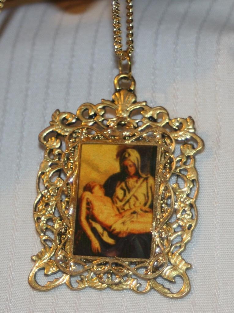 Lovely Goldtone Sepia La Pieta The Pieta Picture Frame Medal Pendant Necklace