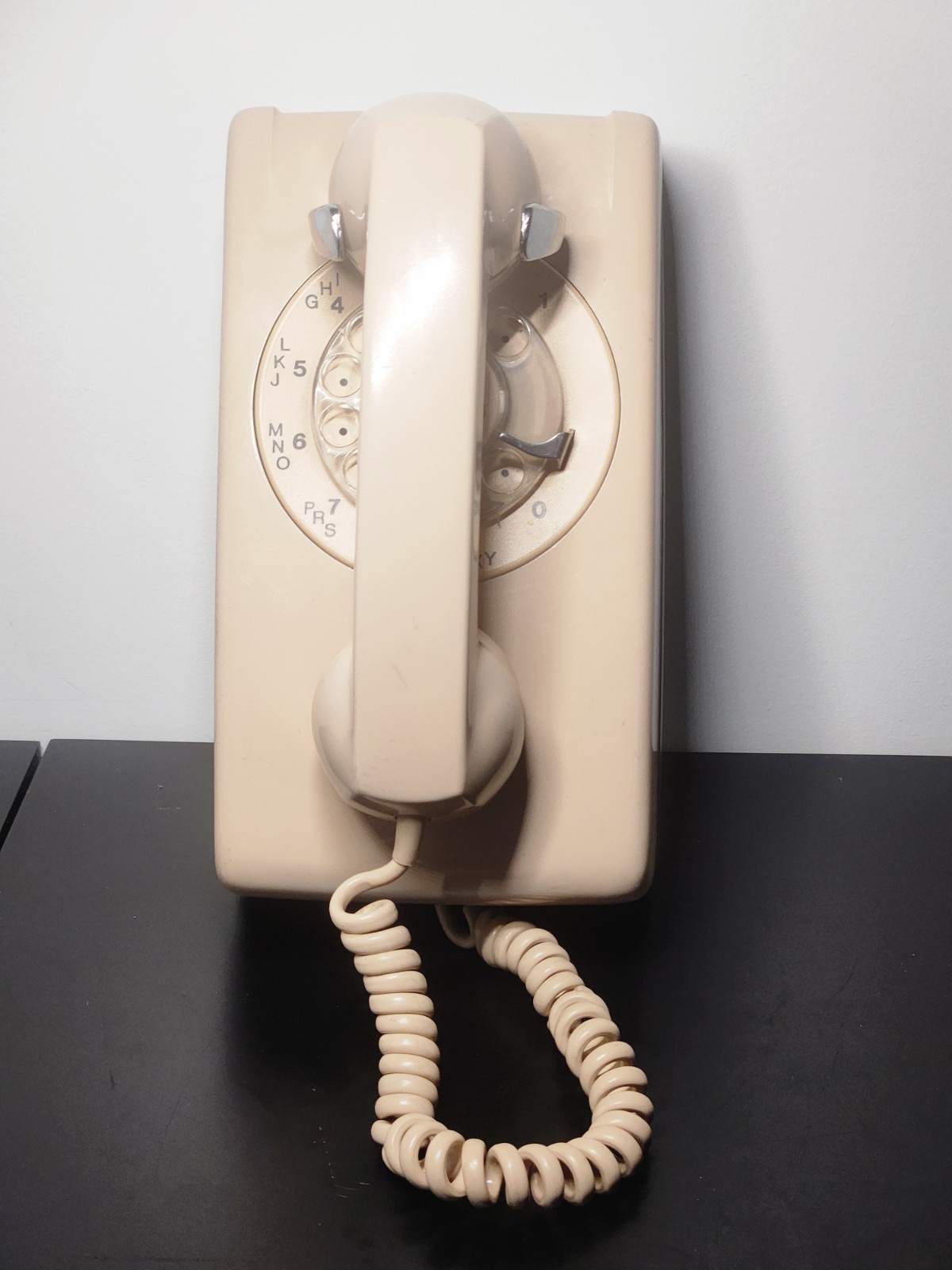 Vintage Beige Cream BELL Rotary dial DESK PHONE 514 Area Code with wall cord