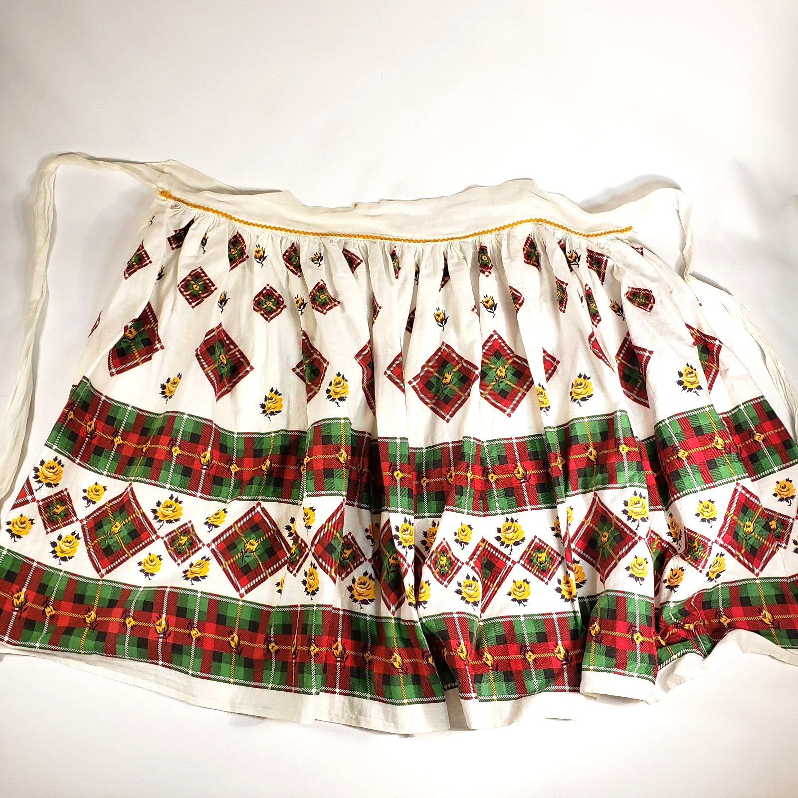 Vintage Half Apron Mid Century Plaid Cottagecore Grannycore Romantic