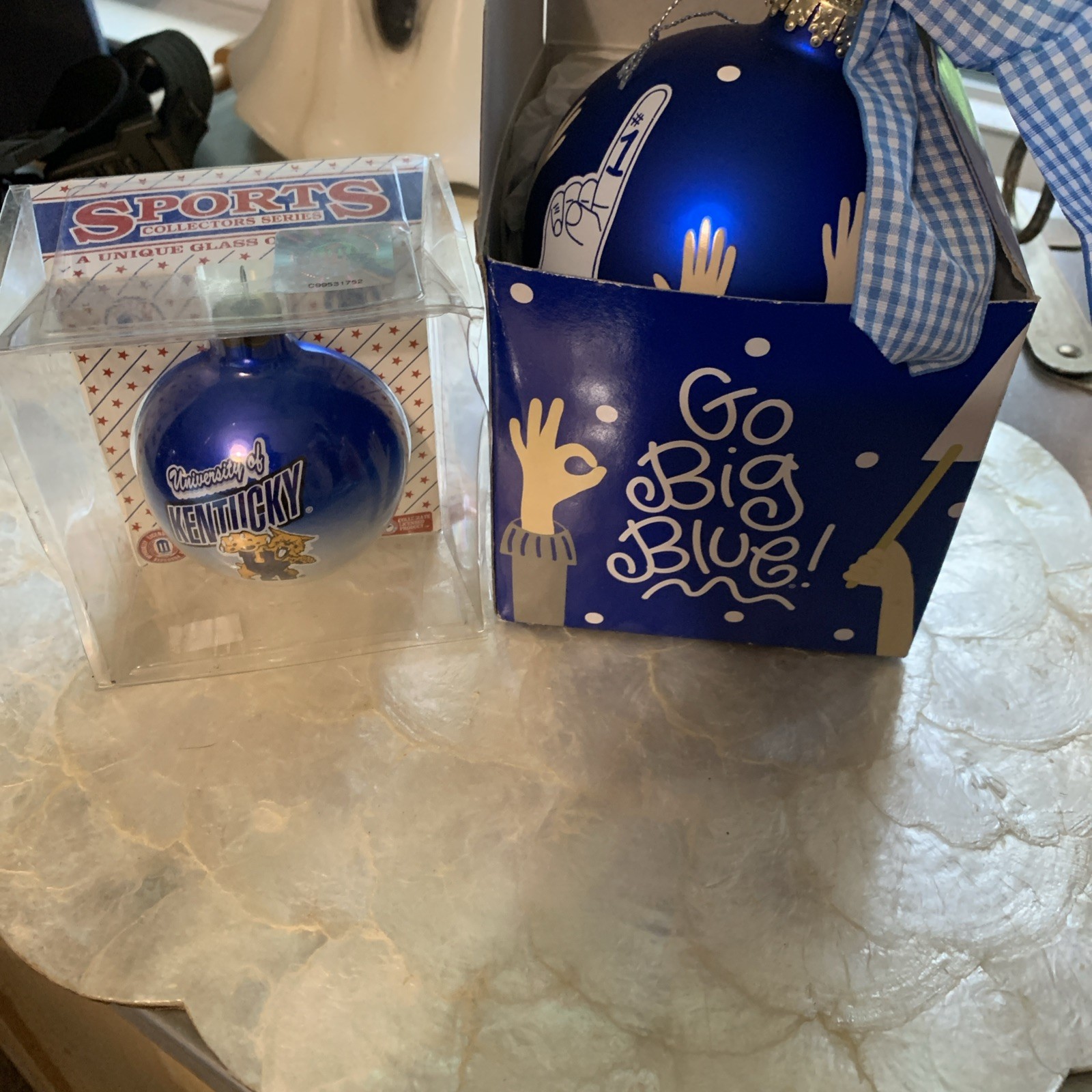 2 VTG SPORTS COLLECTORS KENTUCKY WILDCATS BASKETBALL ORNAMENTS