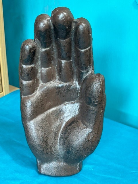 VTG HEAVY CAST IRON MODERNIST ABSTRACT HAND SCULPTURE KEYS/CHANGE HOLDER ETC