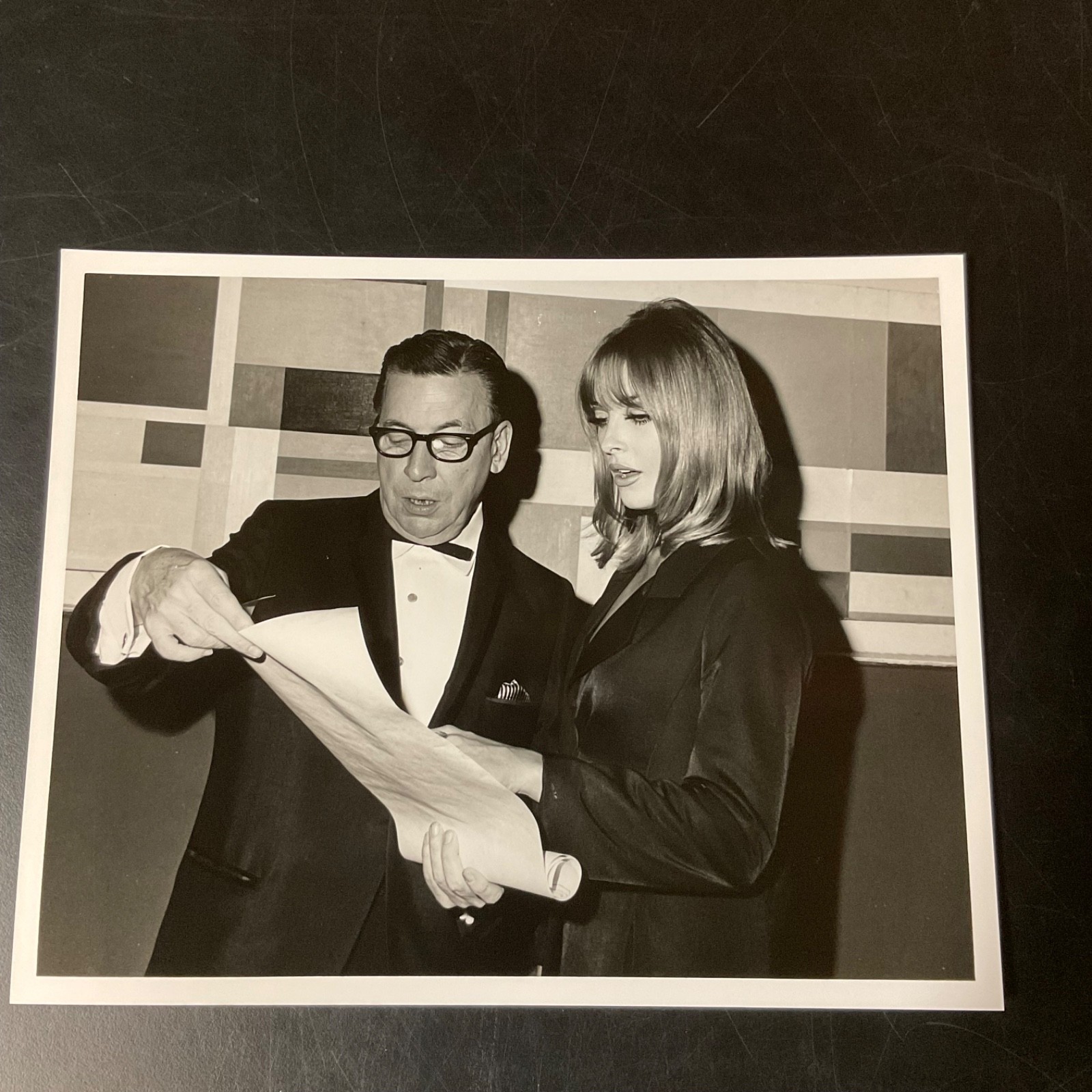 VINTAGE 1960s SHARON TATE EARL WILSON ORIGINAL PHOTO 8x10