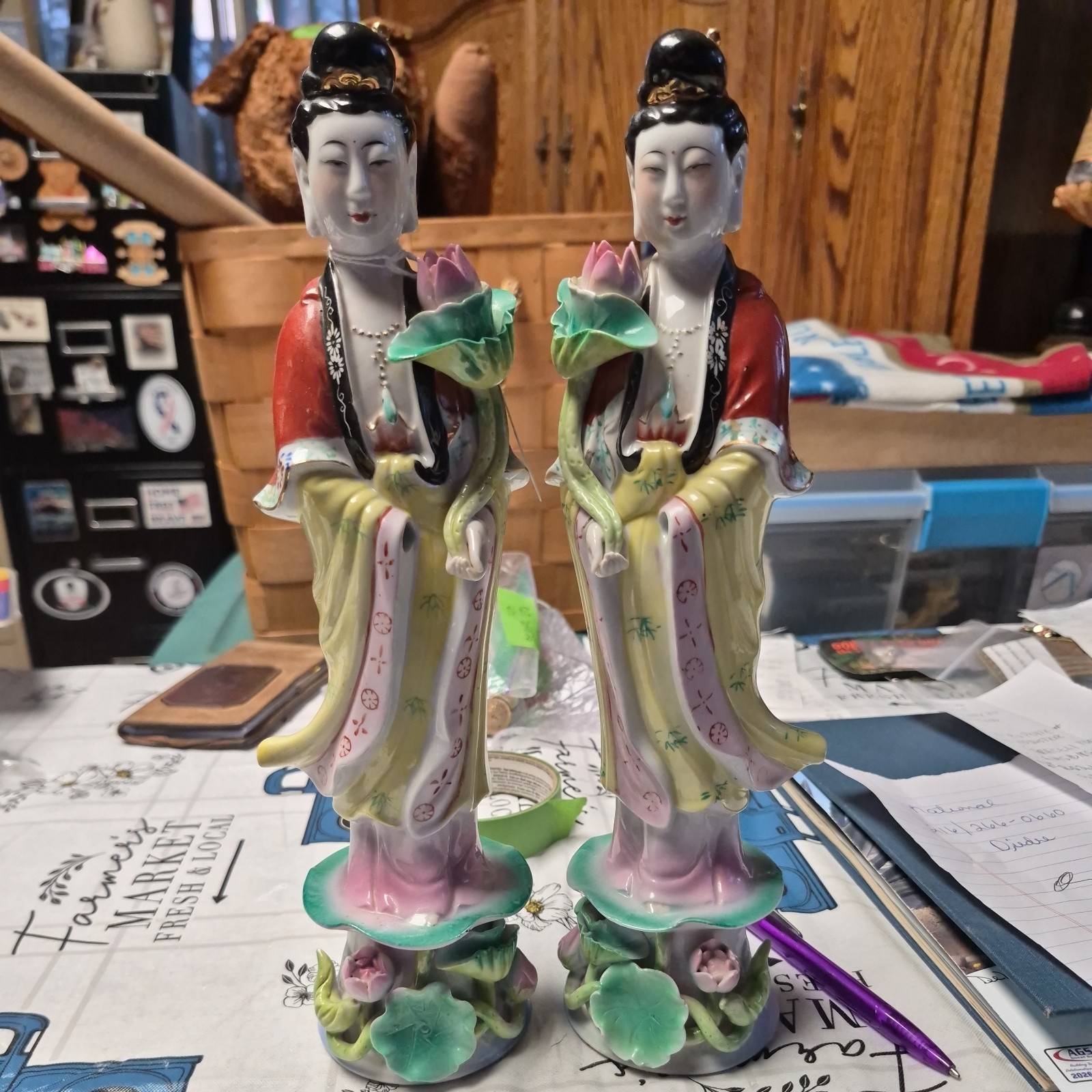 PAIR Chinese Quan Yin Figure Sculpture Porcelain Lotus Flower 9.5\ PAIR Chinese Quan Yin Figure Sculpture Porcelain Lotus Flower 9.5\