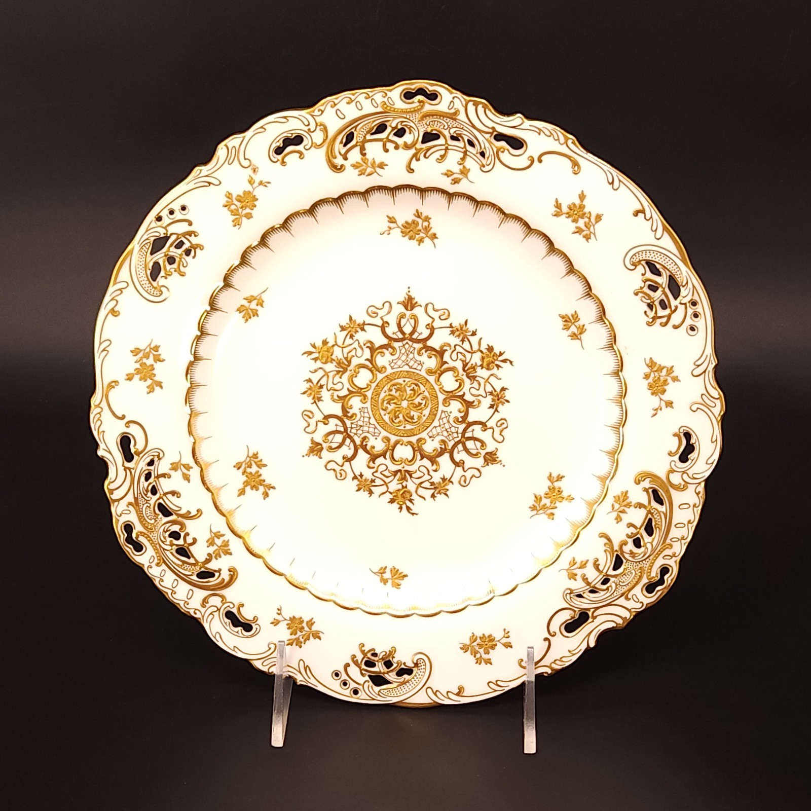 Vtg Mintons Reticulated Gold HP Cabinet Plate 9.25\