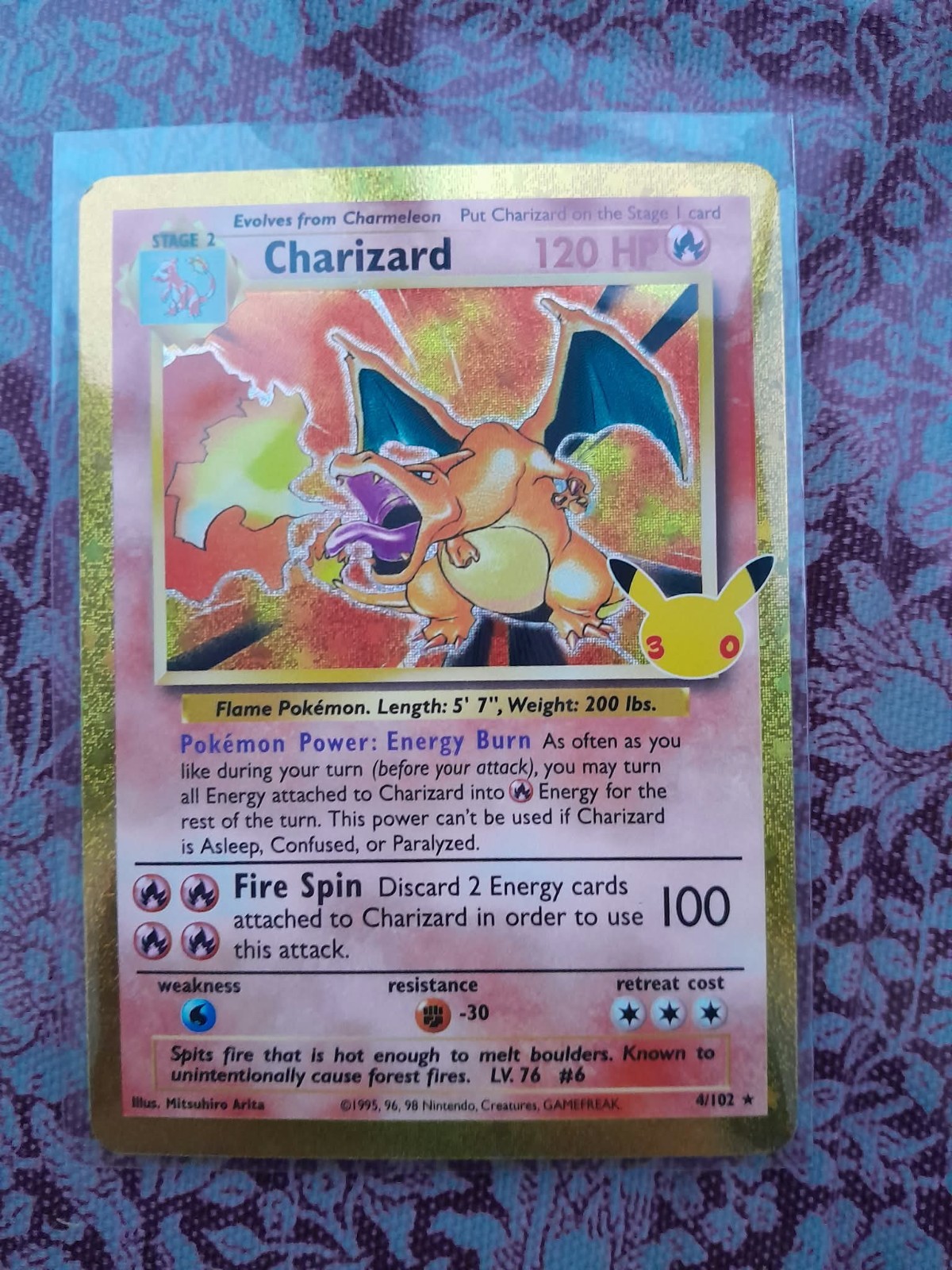Pokémon Charizard 4/102 Classics Collection 30th Anniversary Pokemon NM